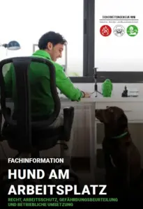 Cover der Broschüre - Ein Mann am Schreibtisch blickt auf einen großen Hund, der neben ihm auf dem Boden sitzt.